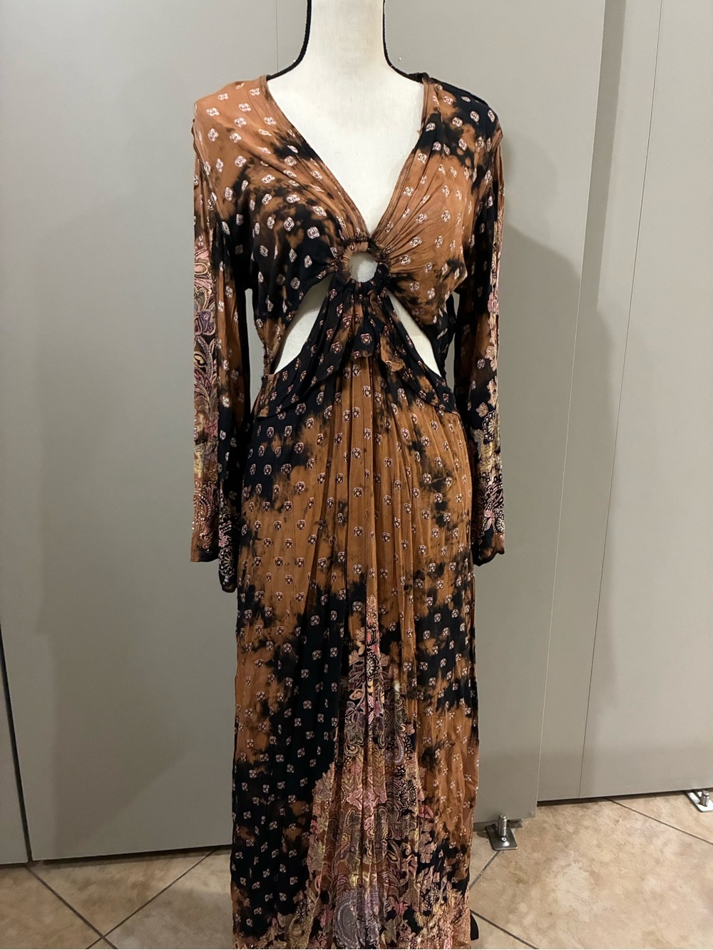 Boho Tie-Front Maxi Dress in Rust & Black - Picture 2 of 5